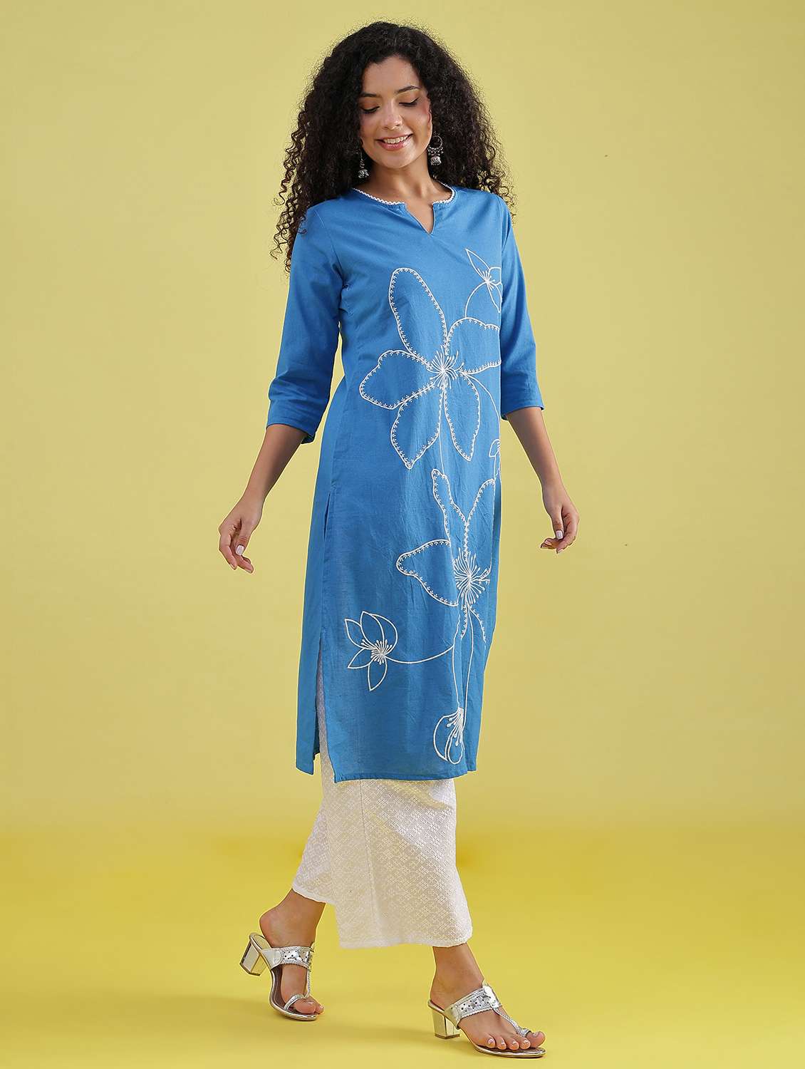 women embroidered three quarter sleeve kurta - 21951460 - Standard Image - 3