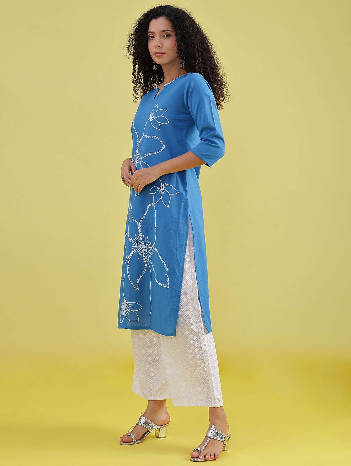 women embroidered three quarter sleeve kurta - 21951460 - Standard Image - 5