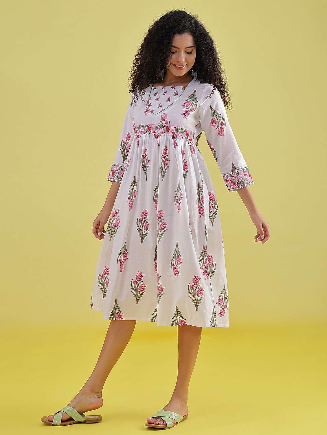 women white printed a-line ethnic dress - 21951468 -  Standard Image - 5