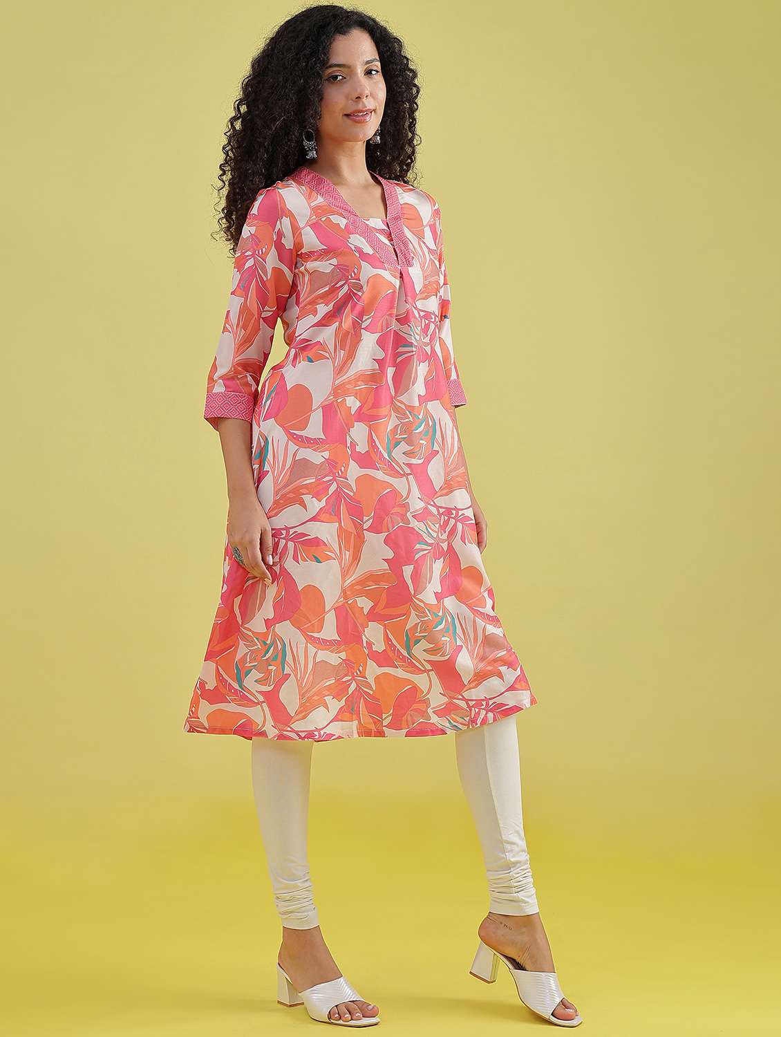 women printed three quarter sleeve a-line kurta - 21951484 - Standard Image - 3