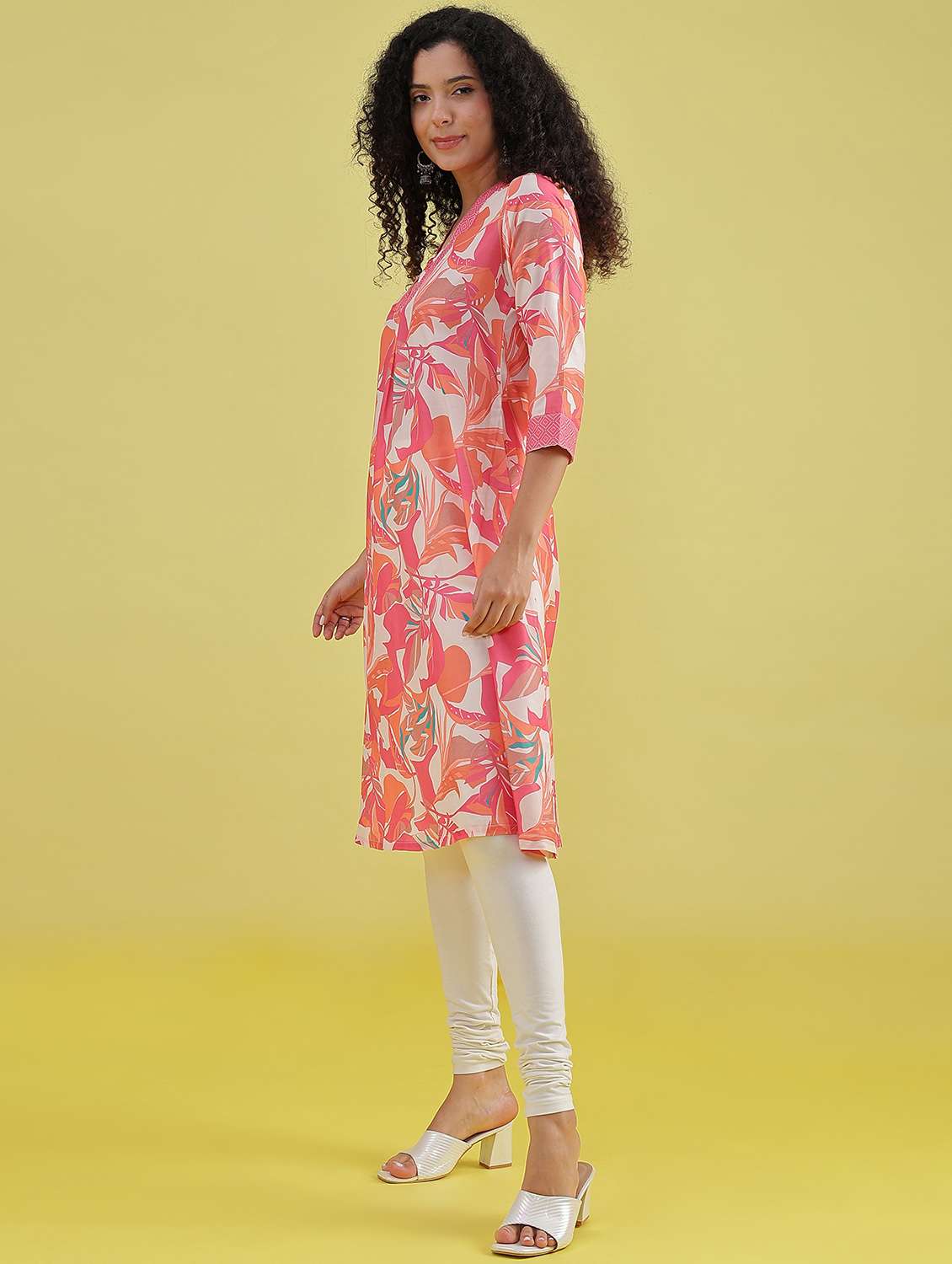 women printed three quarter sleeve a-line kurta - 21951484 - Standard Image - 5