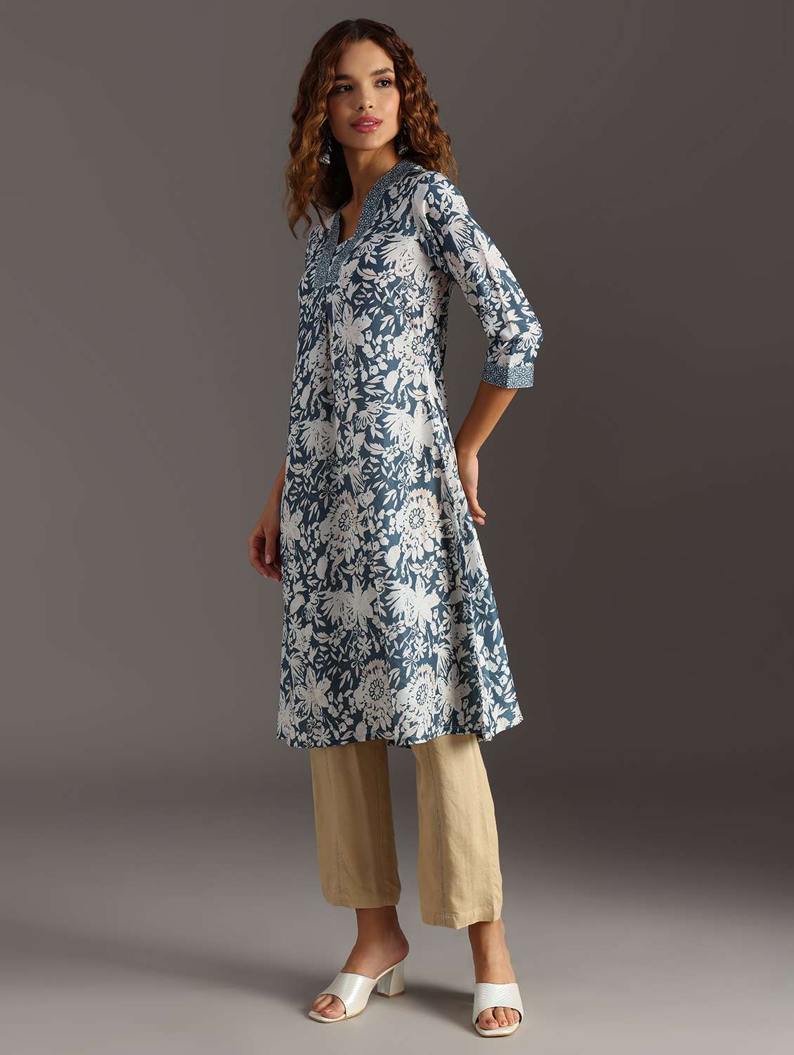 women printed three quarter sleeve a-line kurta - 21951496 -  Standard Image - 5