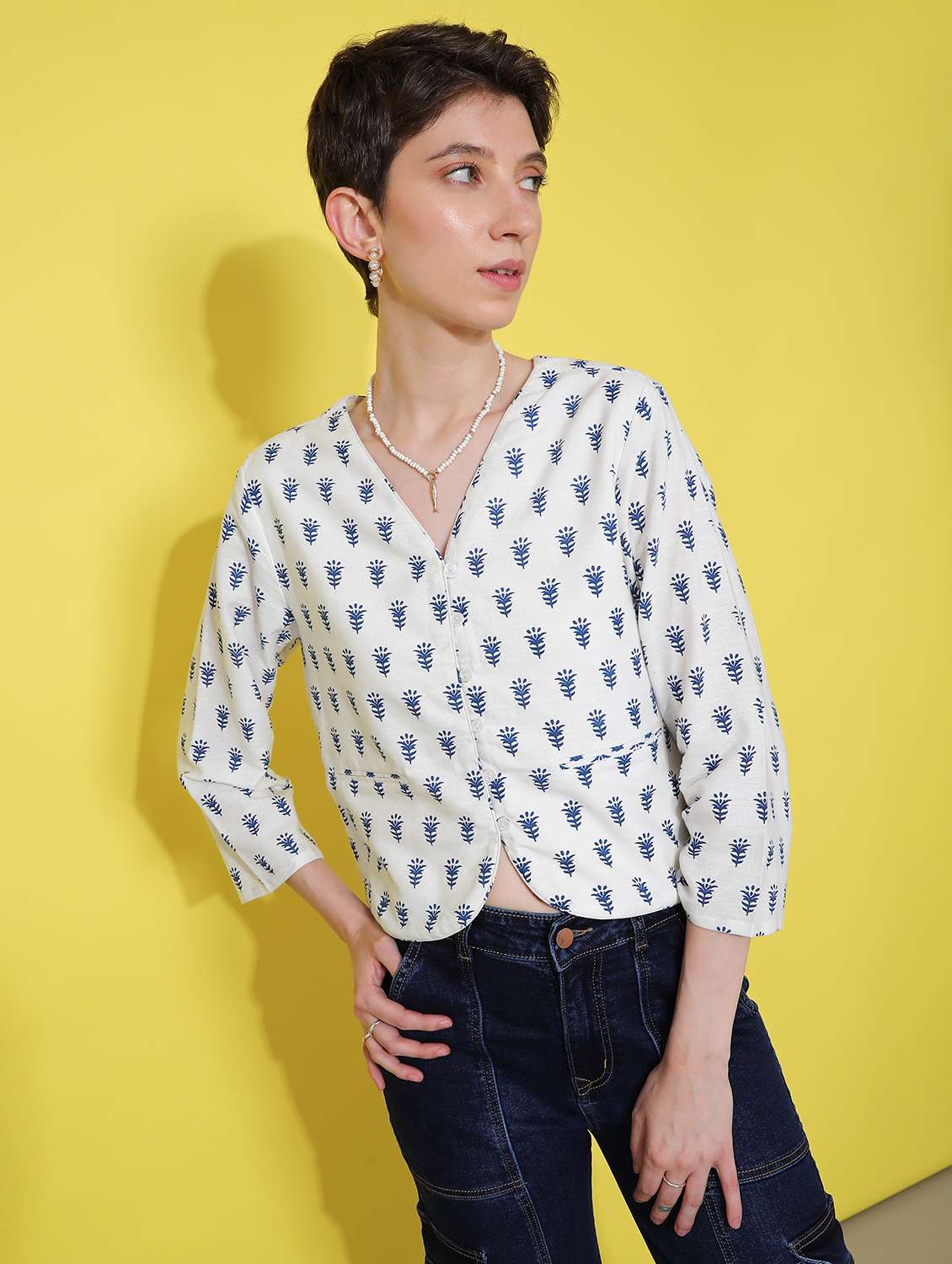 women white printed regular top - 21952074 -  Zoom Image - 0
