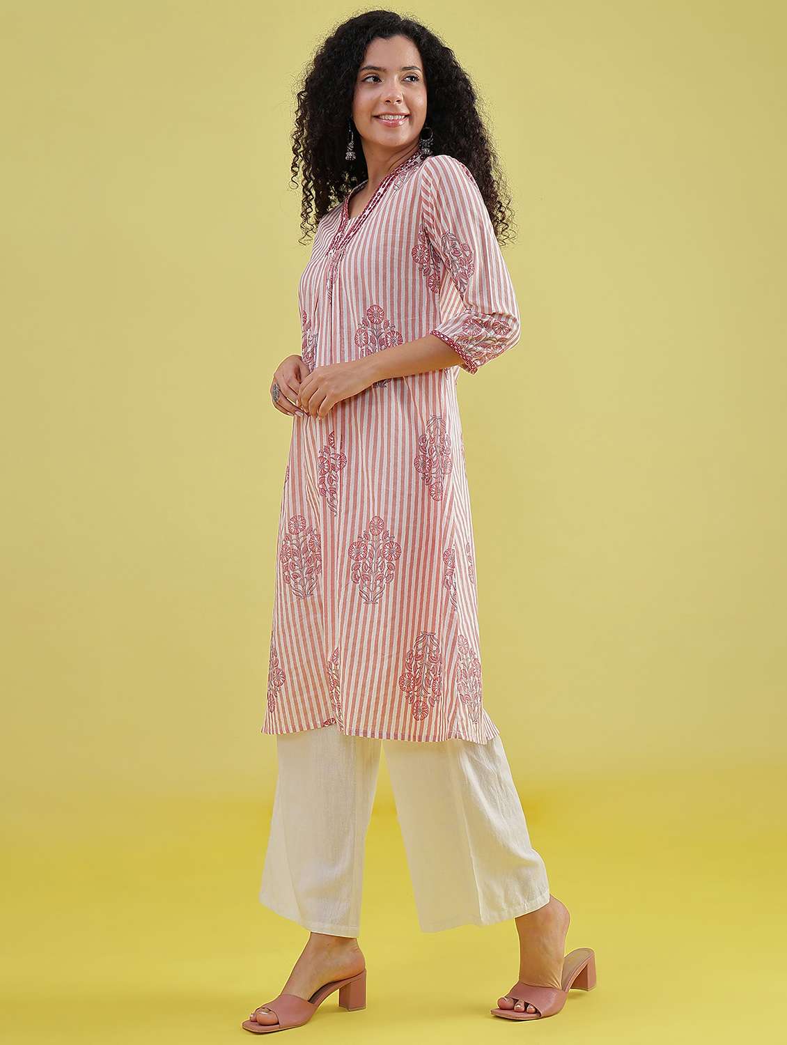 women printed three quarter sleeve a-line kurta - 21952076 -  Standard Image - 5