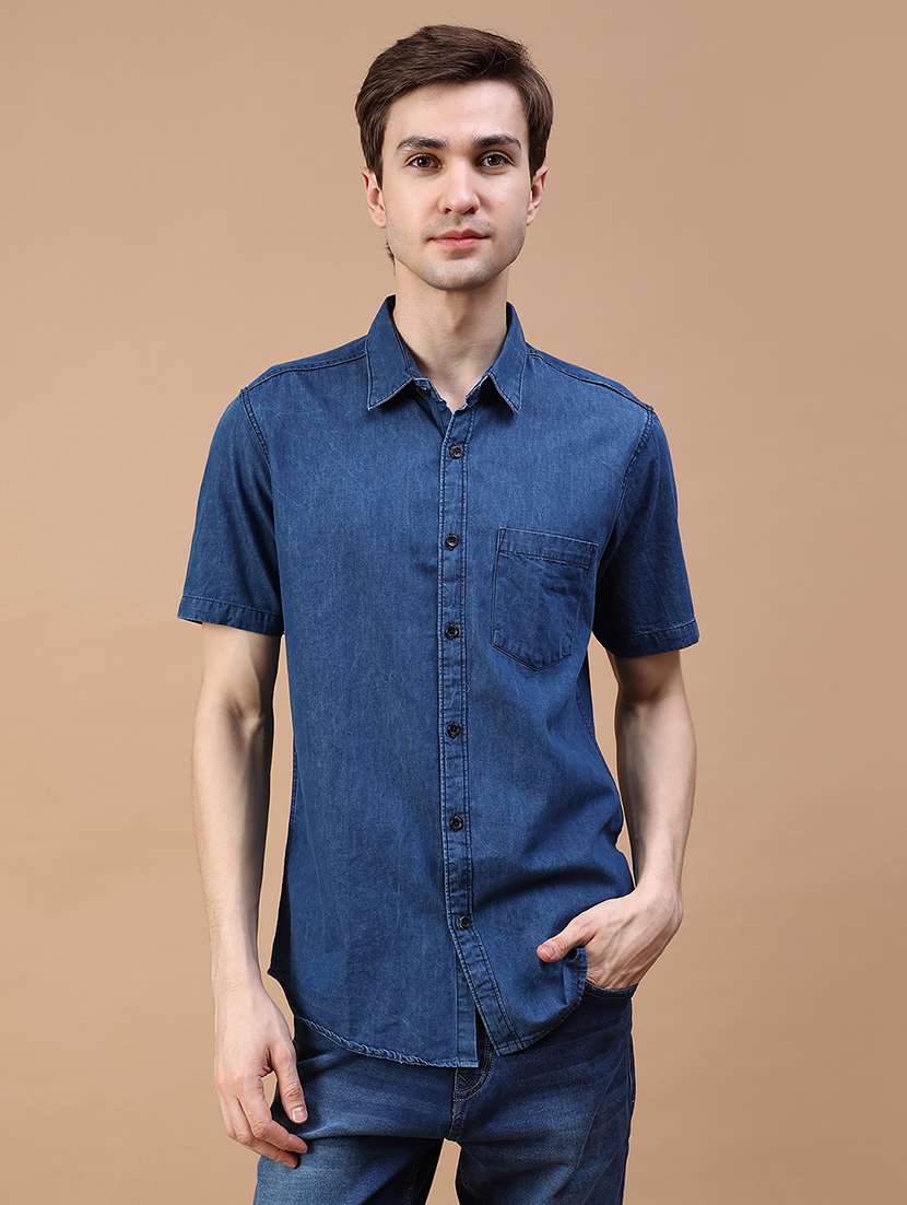men solid short sleeve collared denim shirt