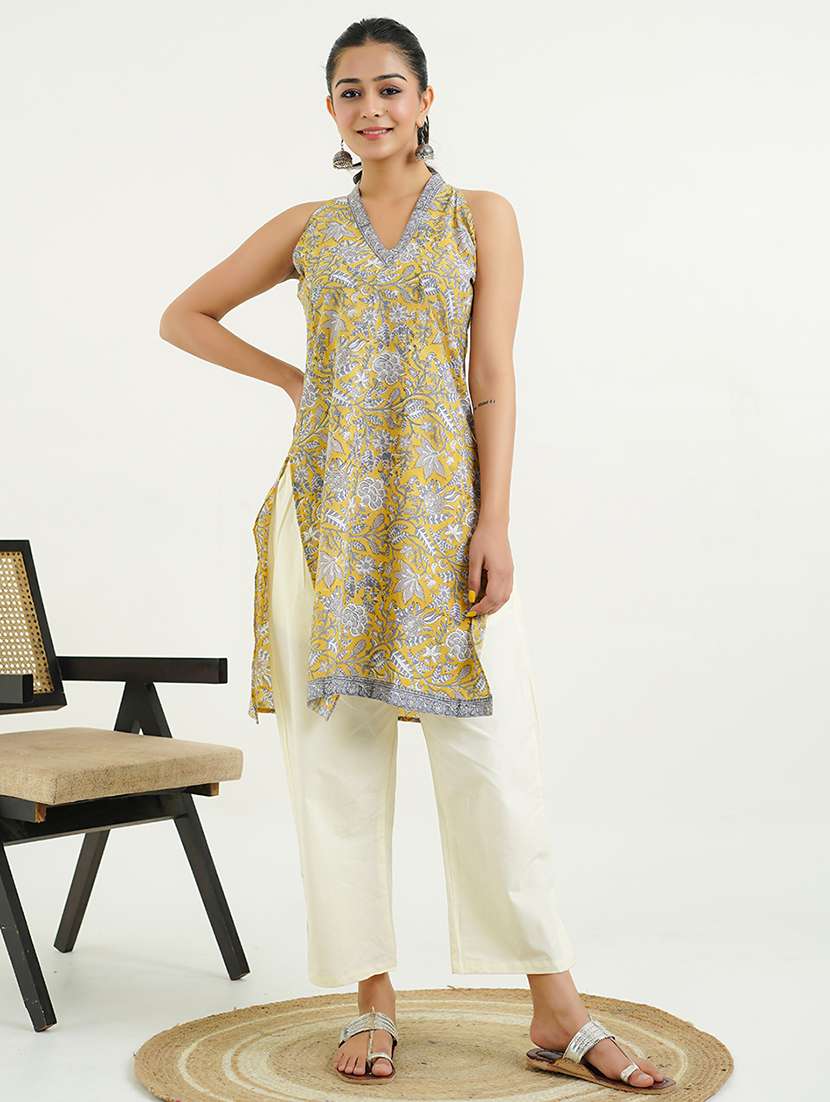 women floral printed halter neck a-line kurta - 21954038 -  Zoom Image - 0