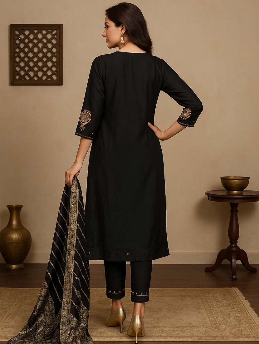 women three quarter sleeve kurta pant with dupatta set - 21954143 - Standard Image - 3
