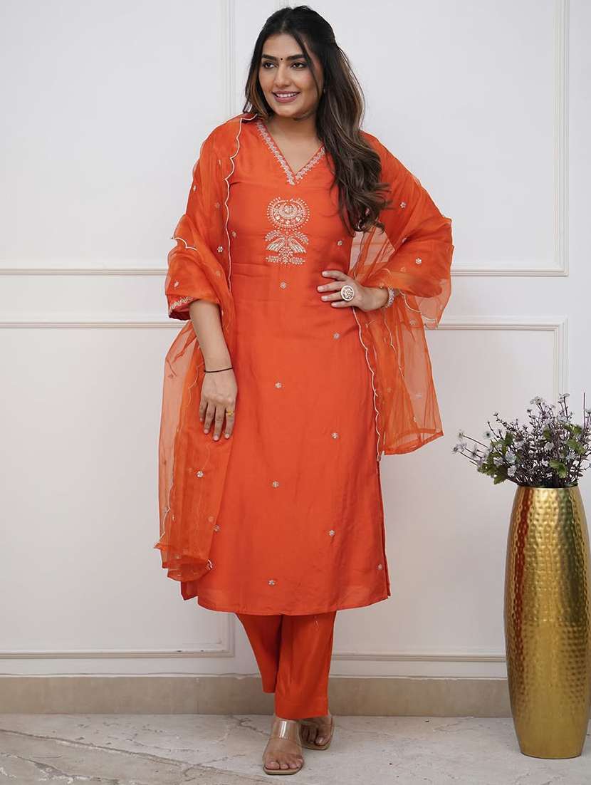 women three quarter sleeve kurta pant with dupatta set - 21954153 -  Zoom Image - 0
