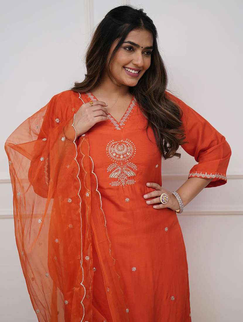 women three quarter sleeve kurta pant with dupatta set - 21954153 - Standard Image - 3