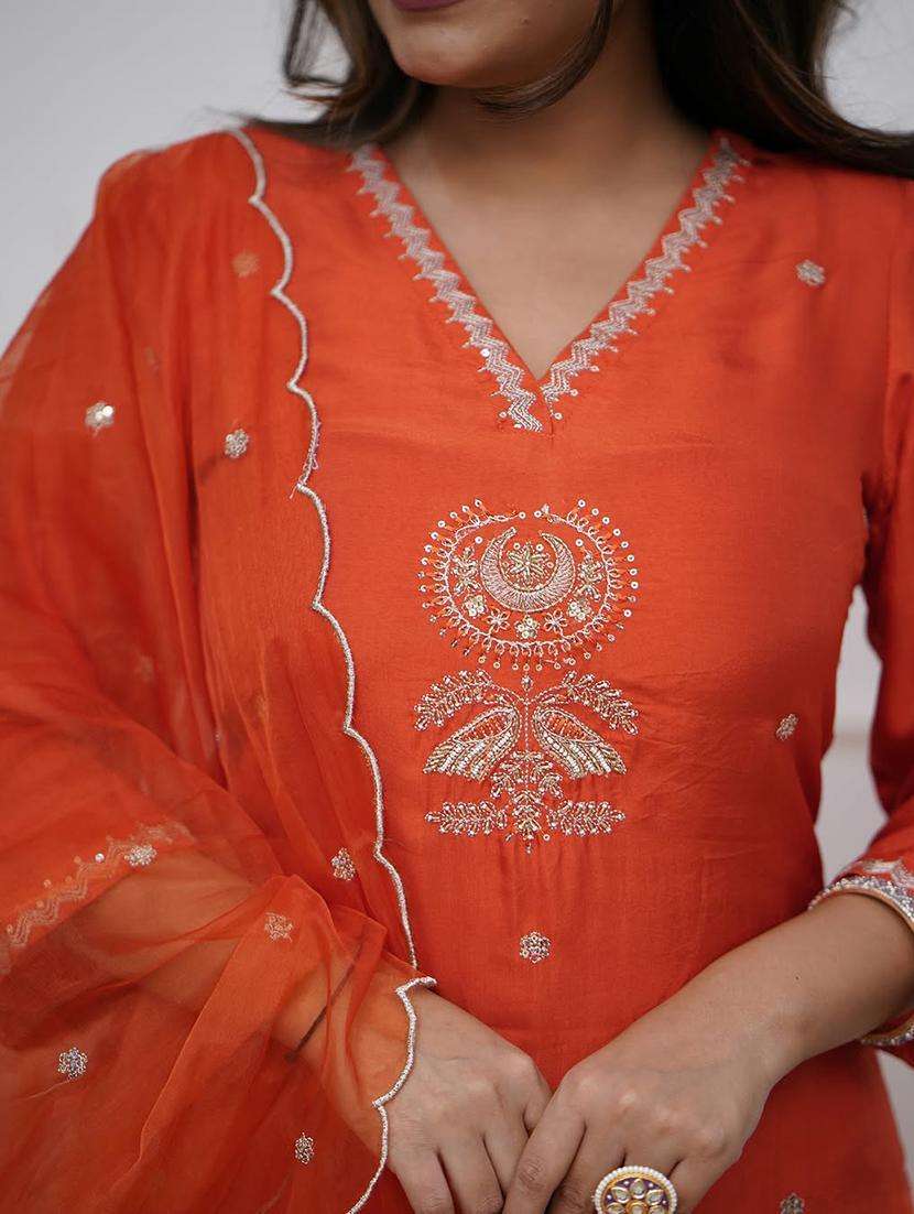 women three quarter sleeve kurta pant with dupatta set - 21954153 -  Standard Image - 3