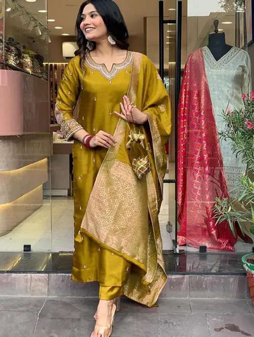women three quarter sleeve kurta pant with dupatta set - 21954166 - Standard Image - 0