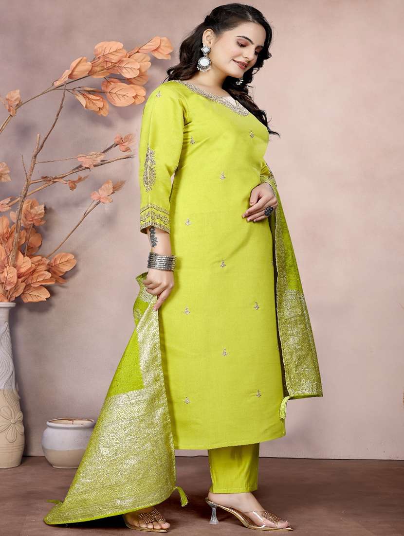 women three quarter sleeve kurta pant with dupatta set - 21954167 - Standard Image - 3