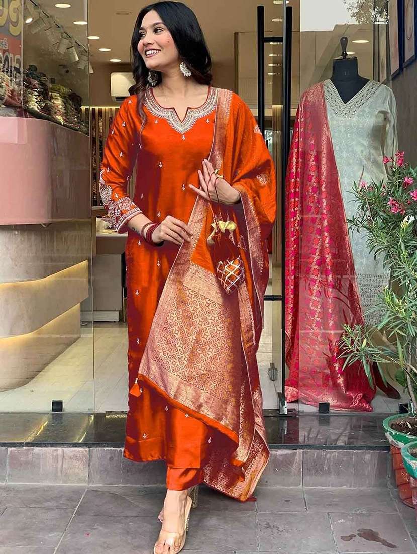 women three quarter sleeve kurta pant with dupatta set - 21954170 - Zoom Image - 0