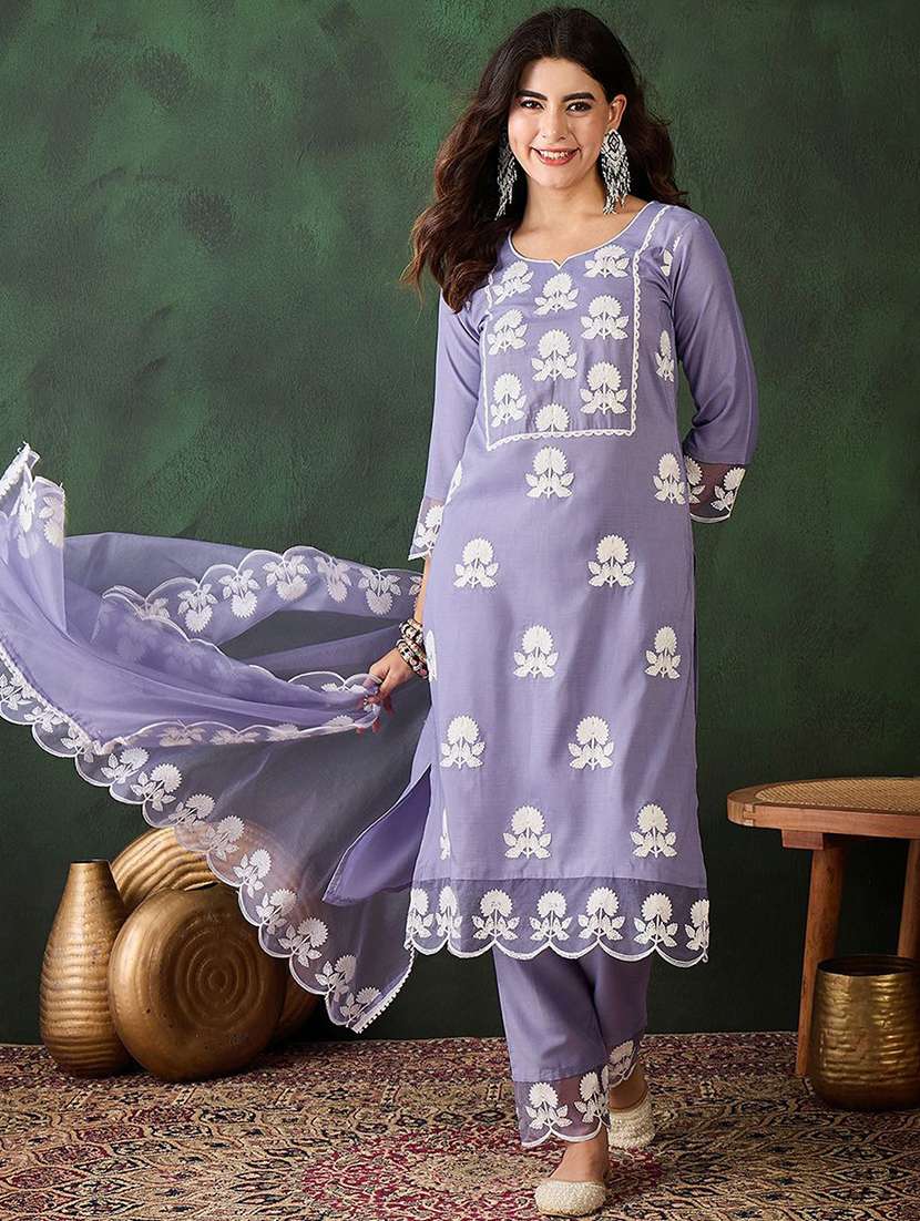 women three quarter sleeve kurta pant with dupatta set - 21954183 - Zoom Image - 0