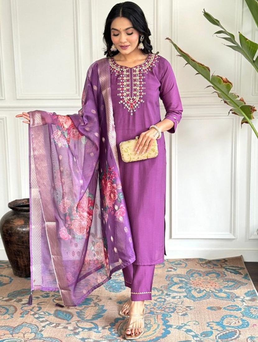 women three quarter sleeve kurta pant with dupatta set - 21954200 -  Zoom Image - 0