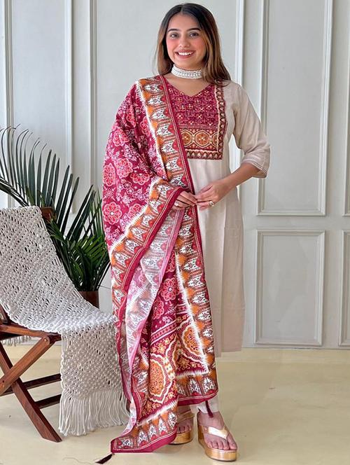 women three quarter sleeve kurta pant with dupatta set - 21954207 -  Standard Image - 0