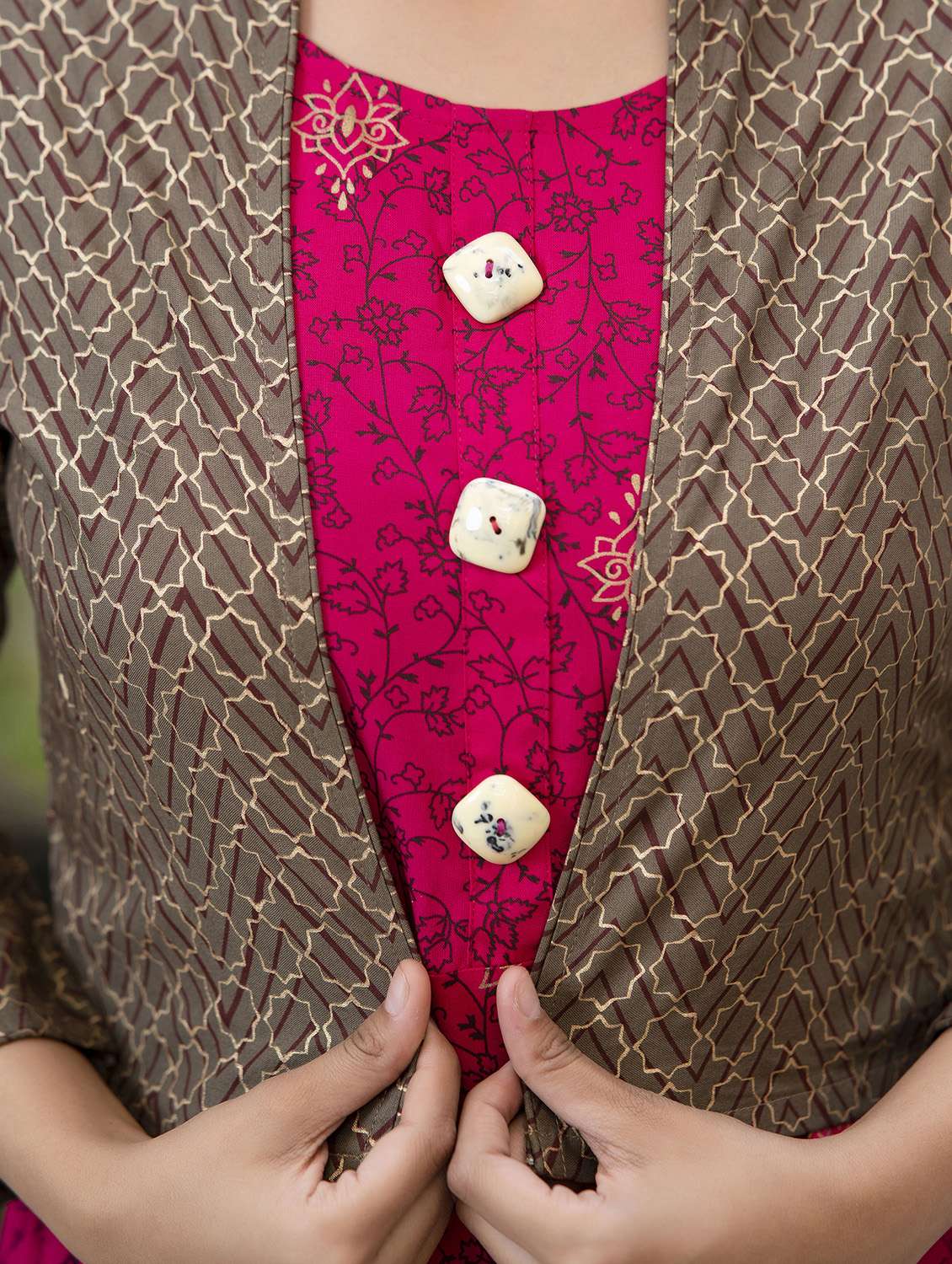 women three quarter sleeve kurta with jacket ethnic dress - 21954461 -  Standard Image - 5