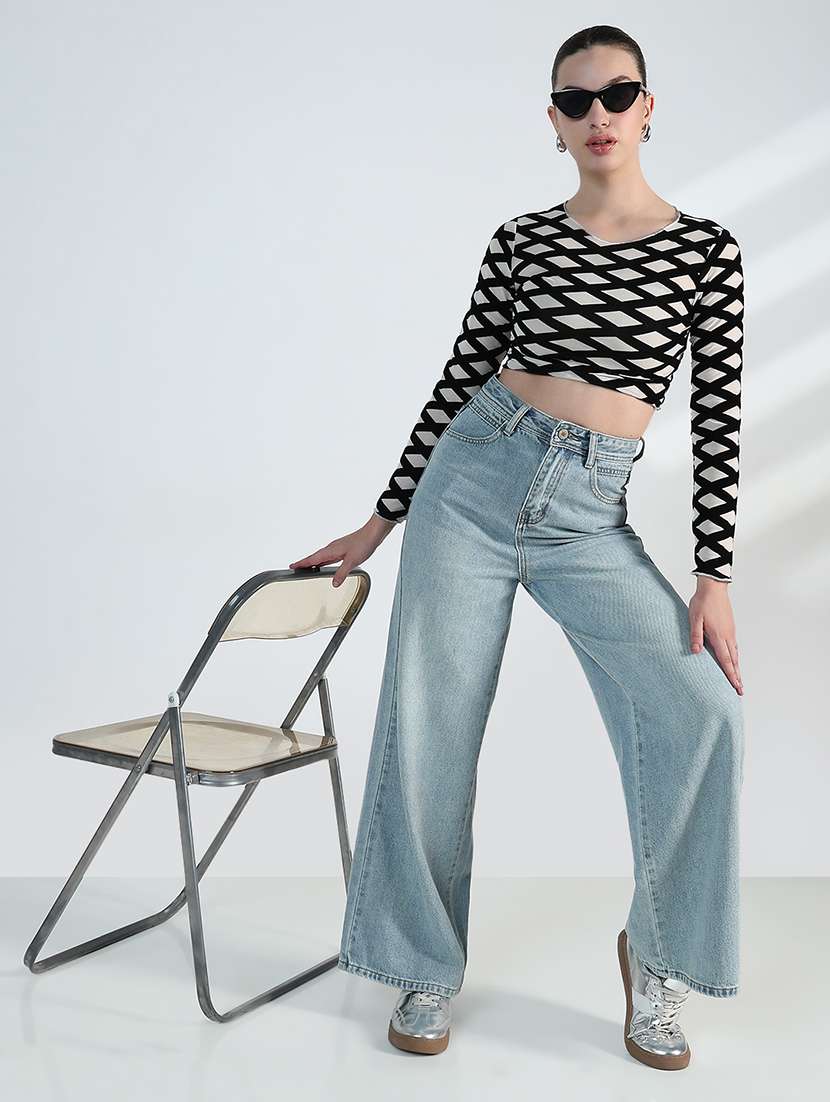 women printed long sleeve crop top - 21955833 -  Standard Image - 5