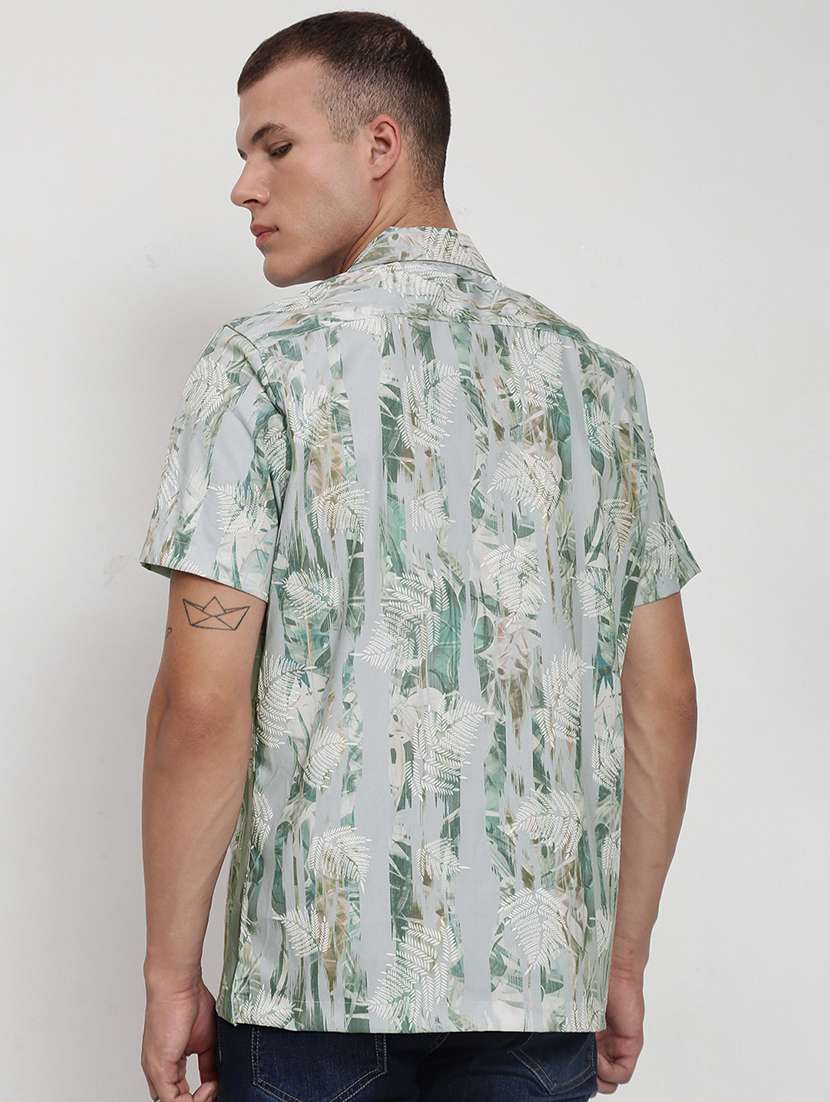 men printed cuban collared short sleeve shirt - 21955952 -  Standard Image - 3
