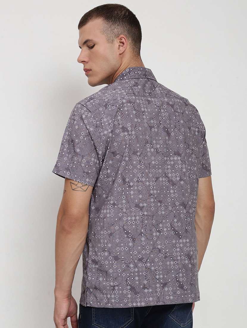 men printed cuban collared short sleeve shirt - 21955956 -  Standard Image - 3