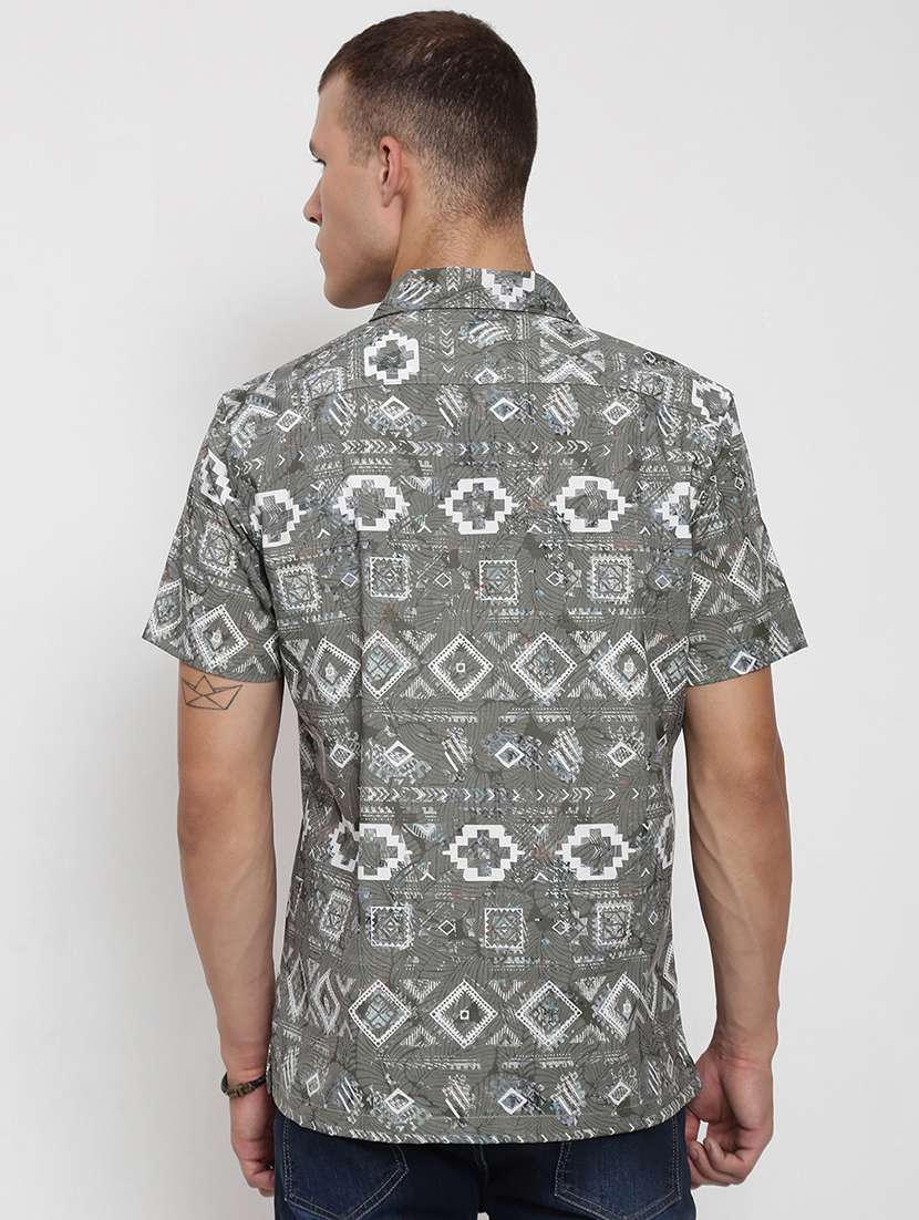 men printed cuban collared short sleeve shirt - 21955957 -  Standard Image - 3
