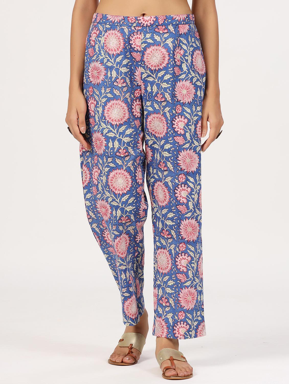 women blue floral printed mid rise tapered pant
