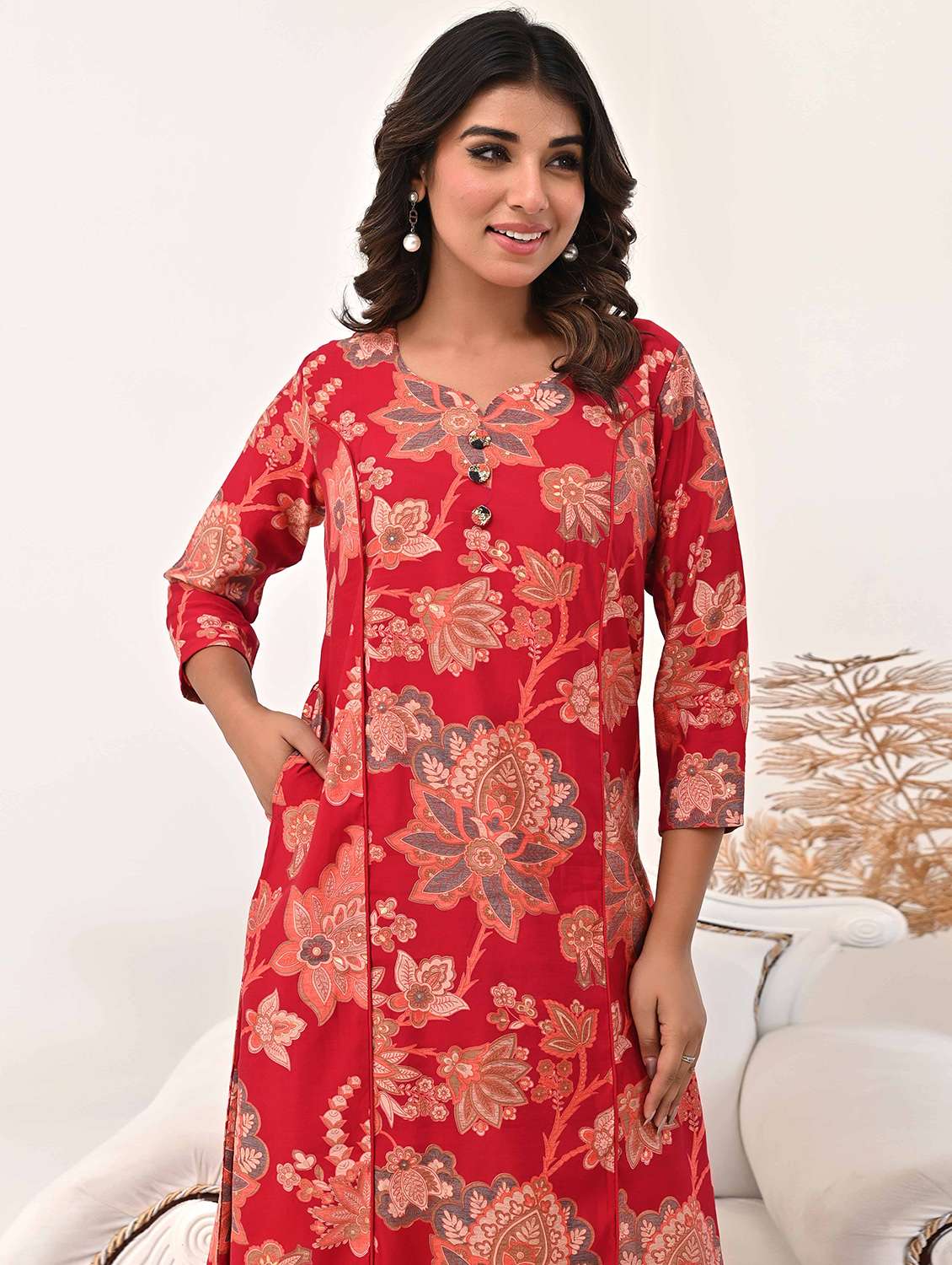 women floral three quarter sleeve a-line kurta - 21956109 - Standard Image - 3