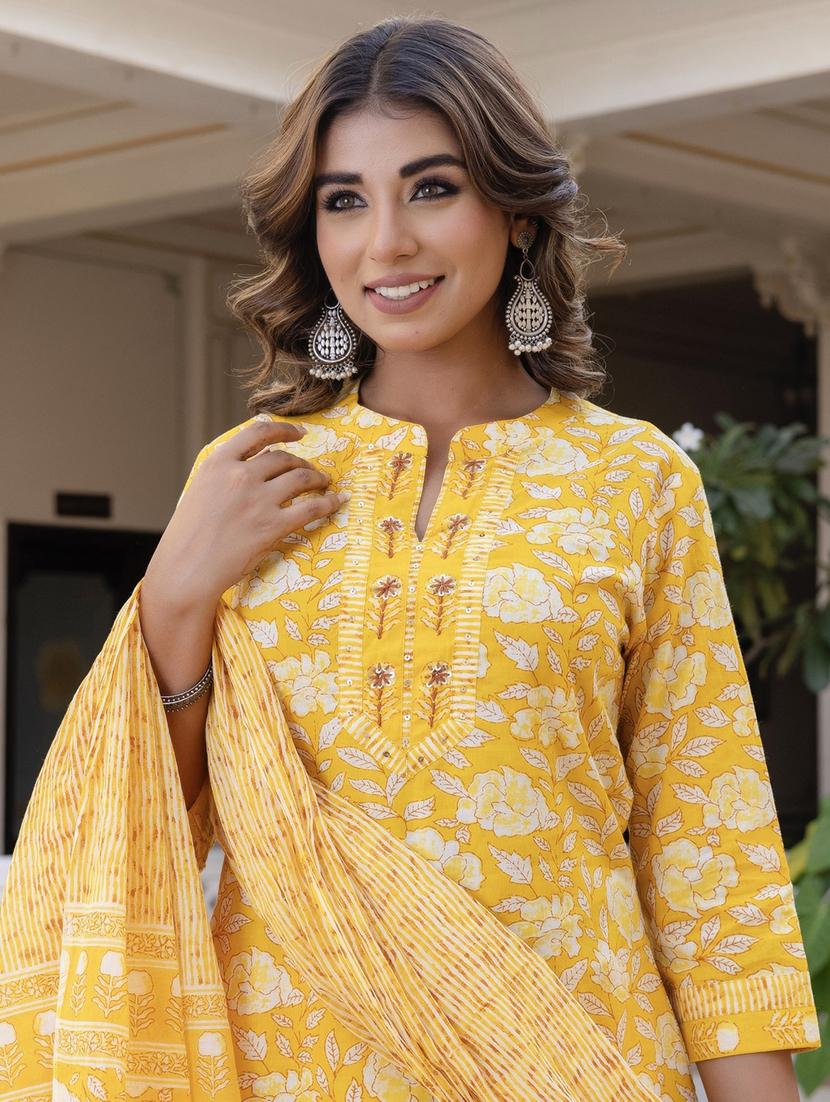 women three quarter sleeve kurta pant with dupatta set - 21956154 - Standard Image - 5