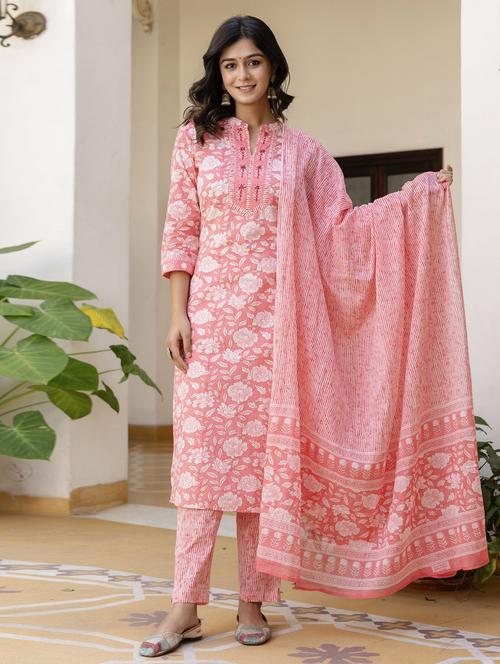 women three quarter sleeve kurta pant with dupatta set - 21956155 - Standard Image - 0