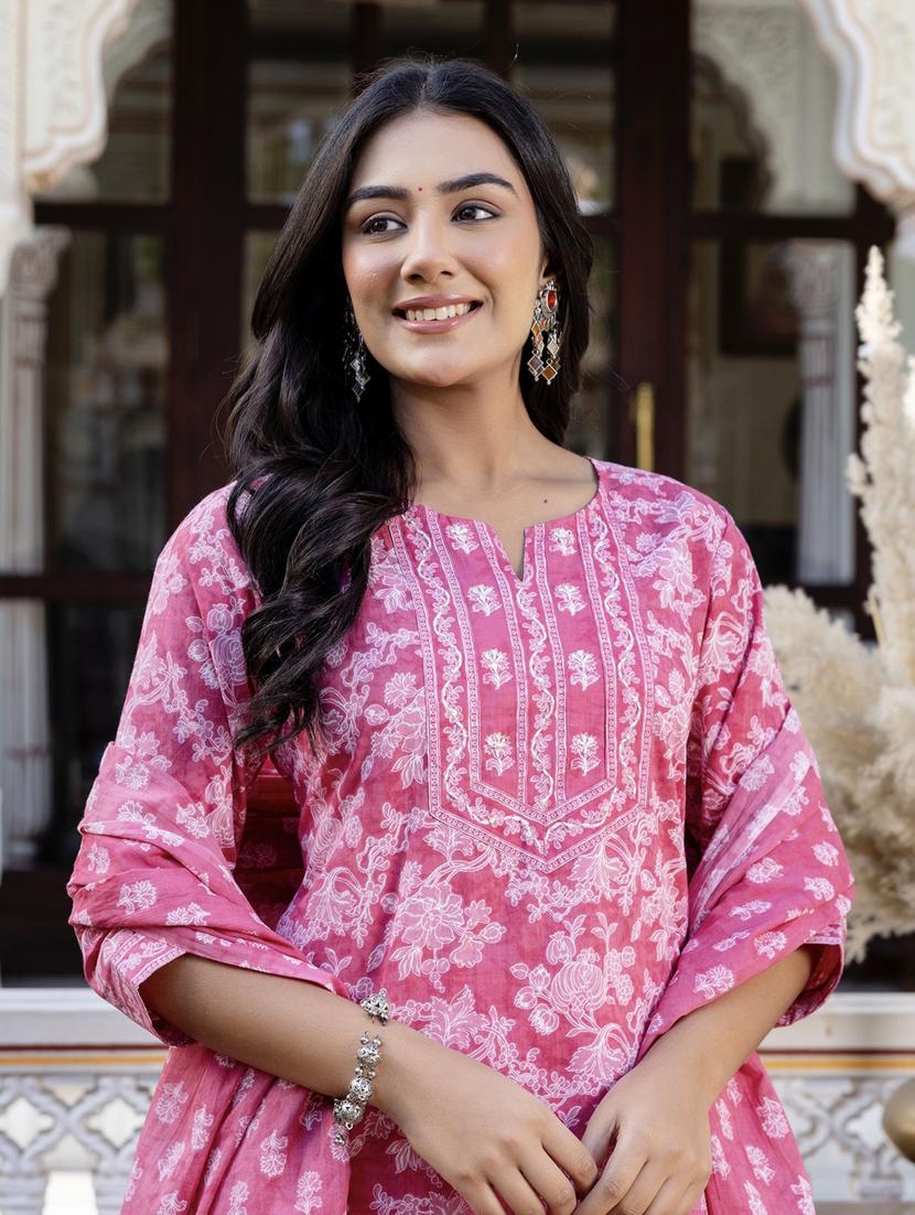 women three quarter sleeve kurta pant with dupatta set - 21956156 - Standard Image - 5