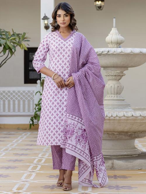 women three quarter sleeve kurta pant with dupatta set - 21956164 - Standard Image - 0