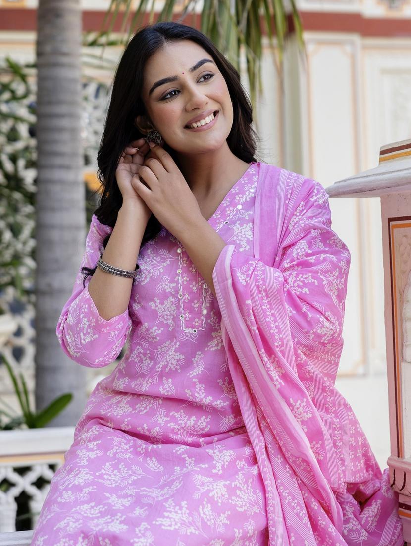 women three quarter sleeve kurta pant with dupatta set - 21956166 - Standard Image - 5
