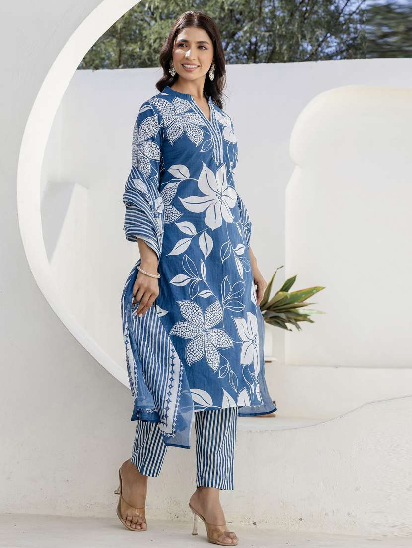 women three quarter sleeve kurta pant with dupatta set - 21956185 -  Standard Image - 3