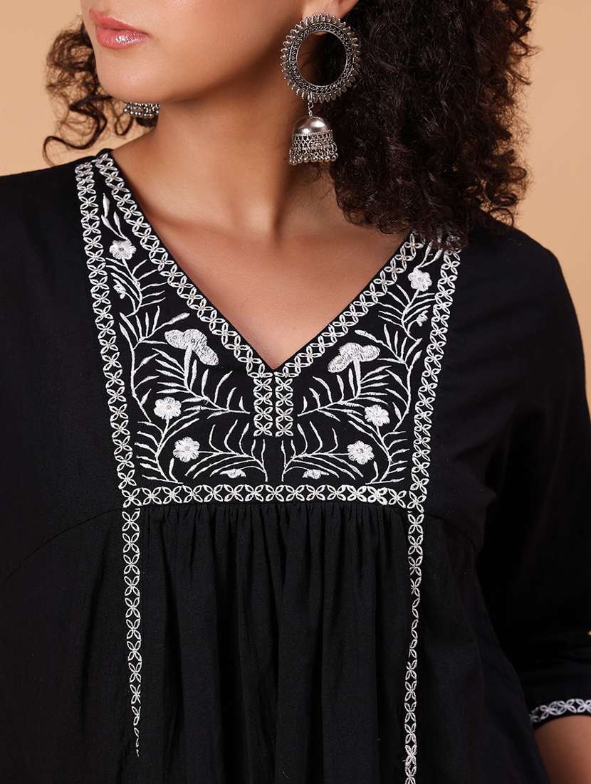 women embroidered three quarter sleeve a-line kurta - 21956348 - Standard Image - 5