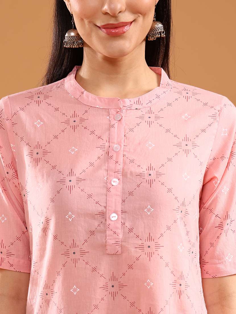 women three quarter sleeve straight kurta - 21956532 -  Standard Image - 5