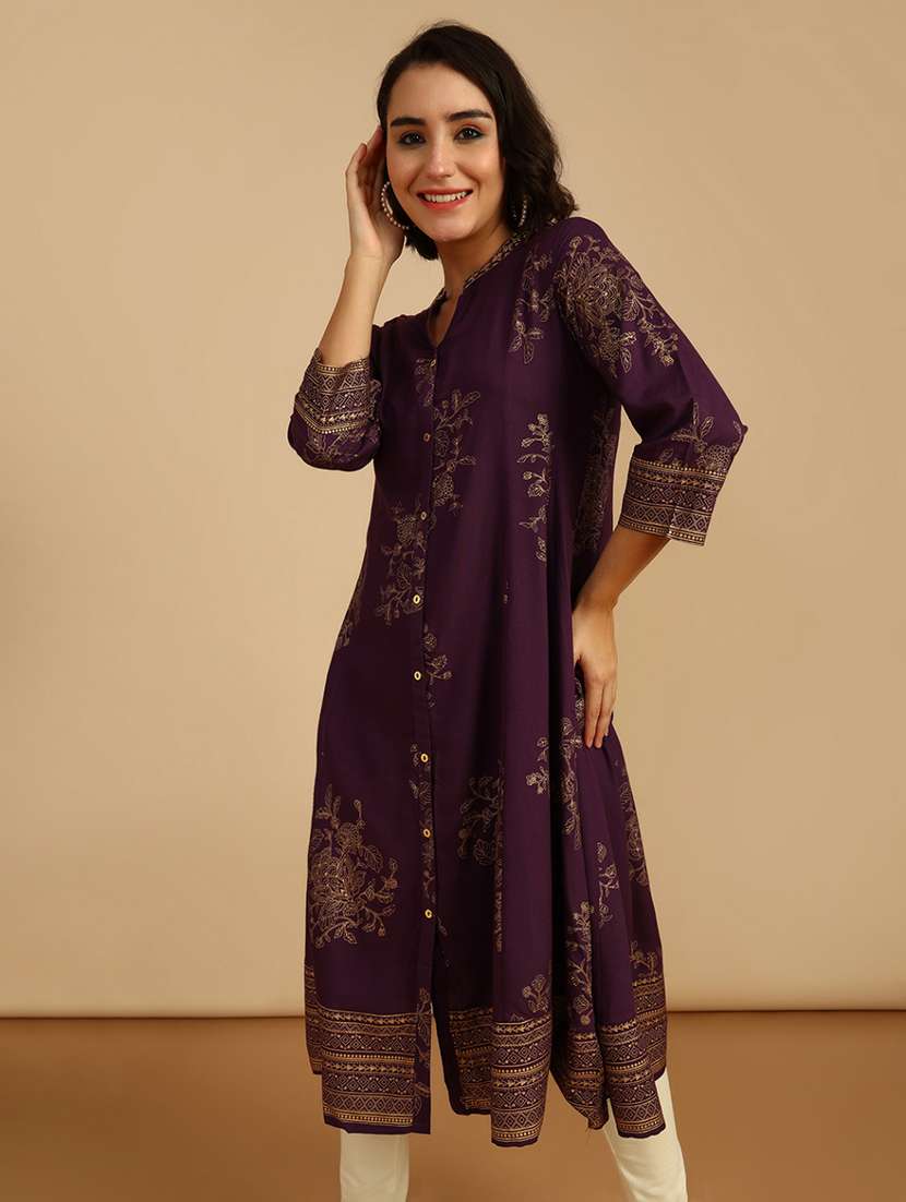 women foil print three quarter sleeve a-line kurta