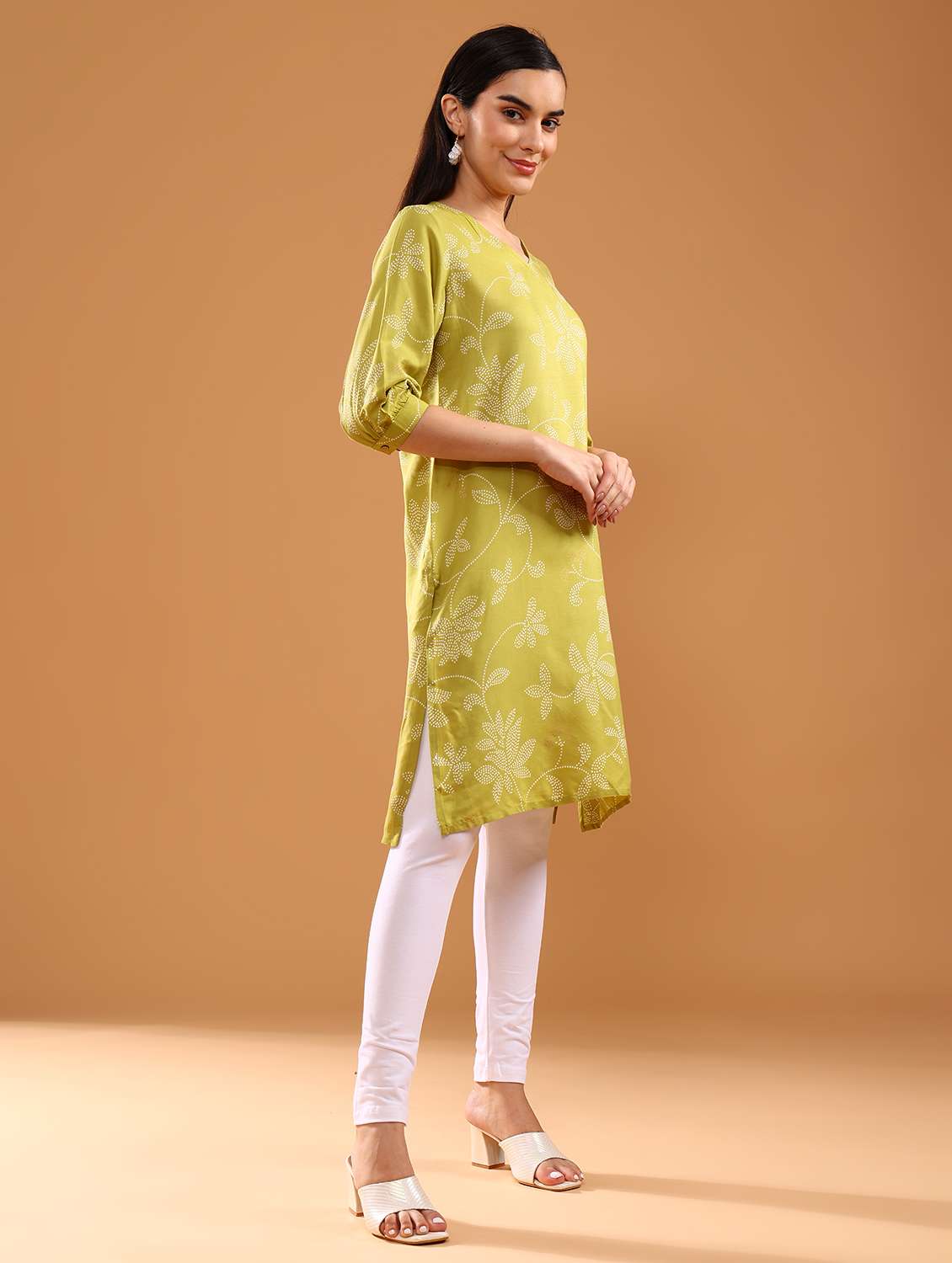 women printed puff sleeve straight kurta - 21956612 - Standard Image - 3