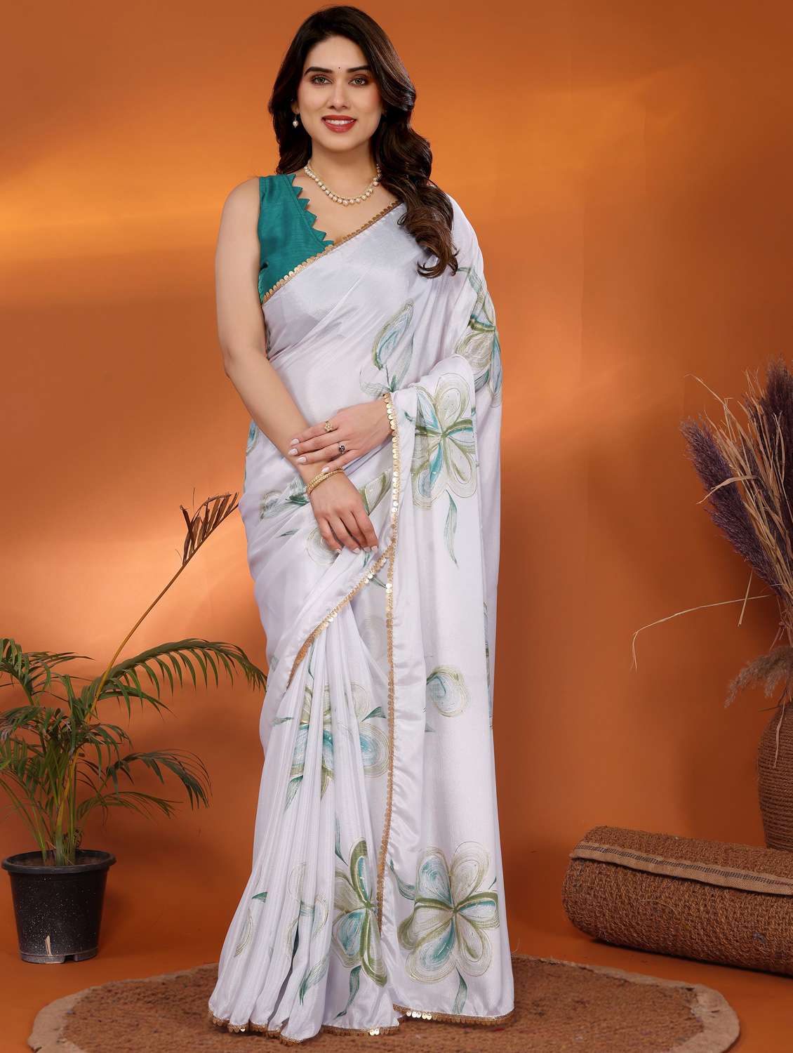women floral printed saree with blouse - 21956647 -  Standard Image - 5