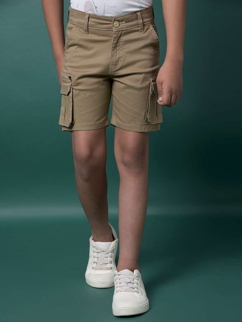 boys solid mid rise regular fit cargo shorts 