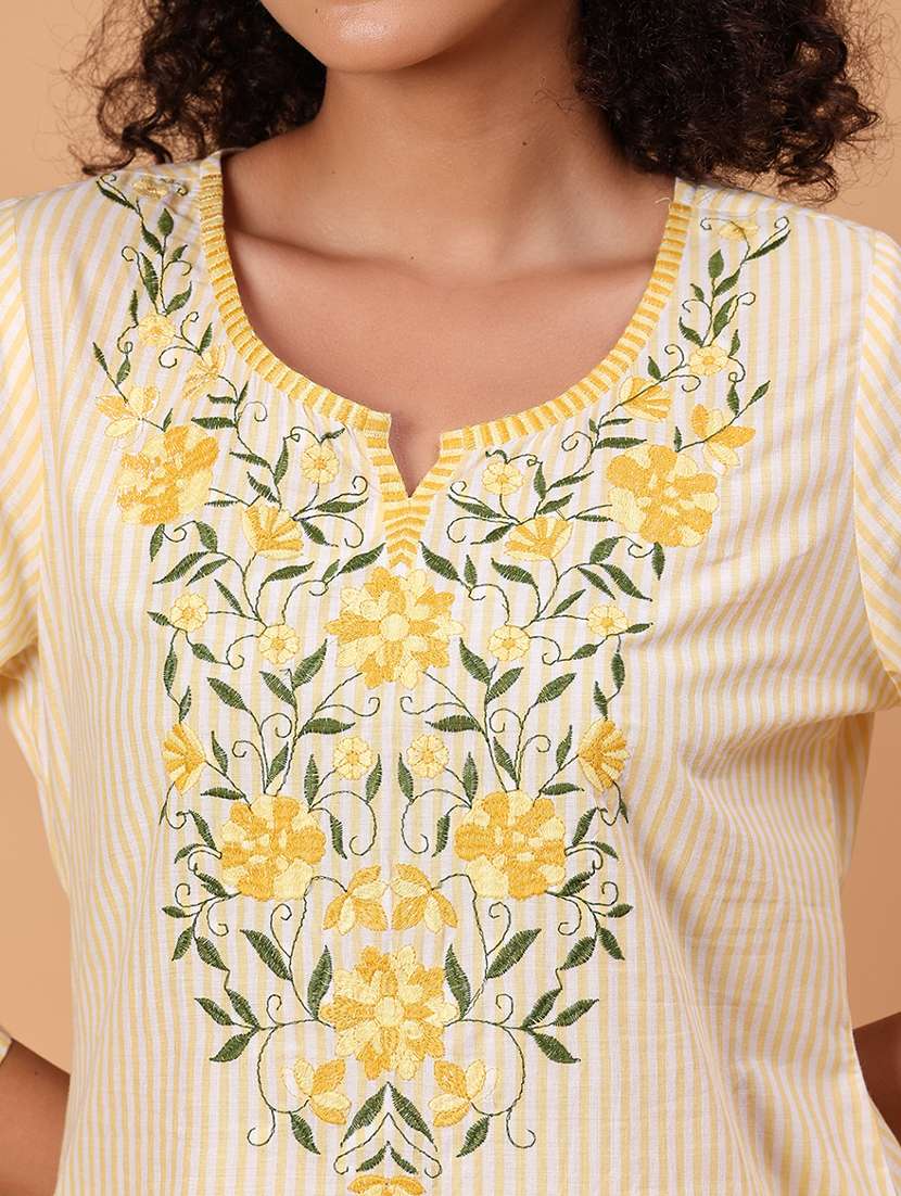 women striped three quarter sleeve straight kurta - 21956926 -  Standard Image - 5