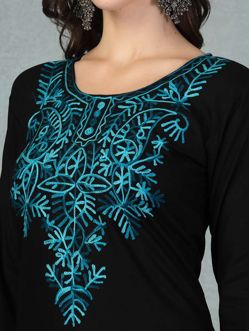 women three quarter sleeve kurta pant with dupatta set - 21956977 -  Standard Image - 5