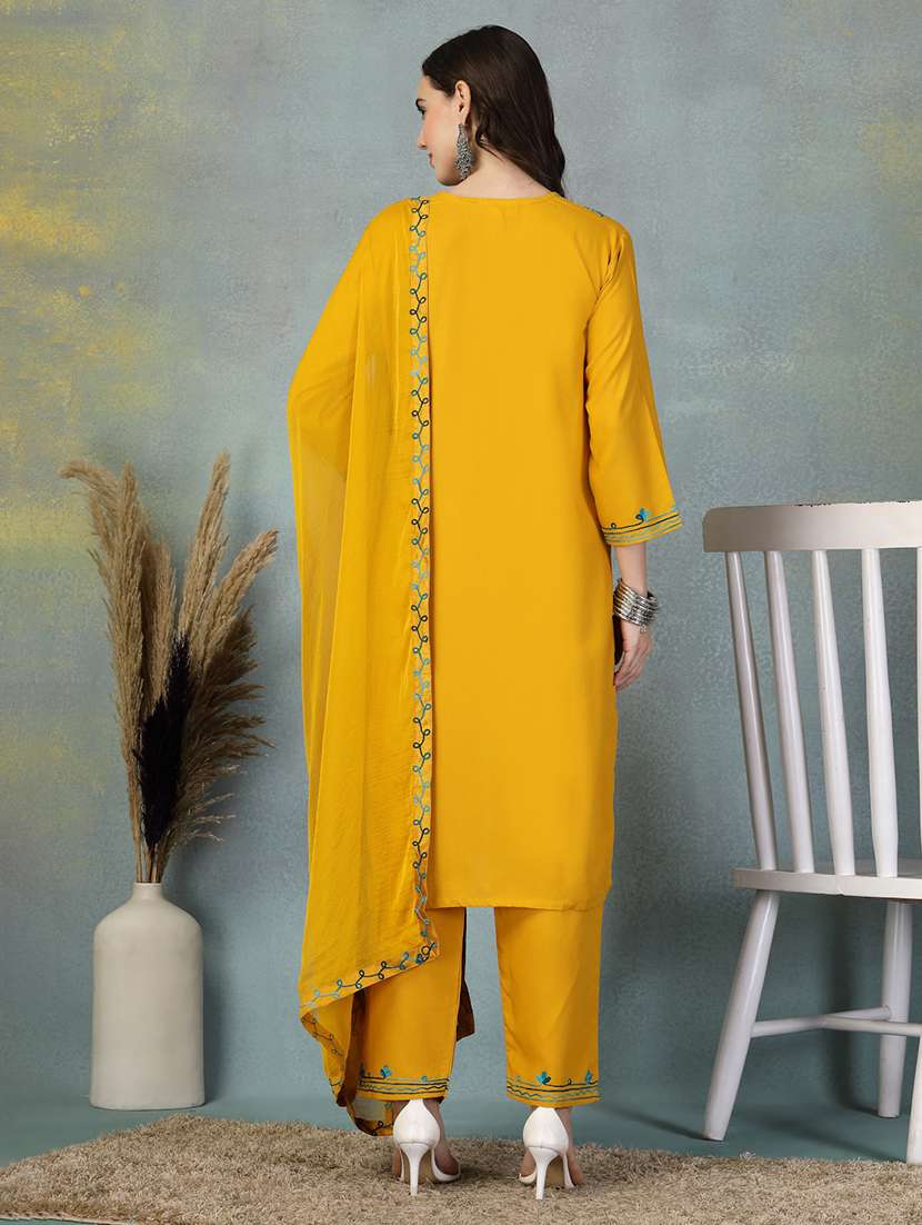 women three quarter sleeve kurta pant with dupatta set - 21956983 -  Standard Image - 3