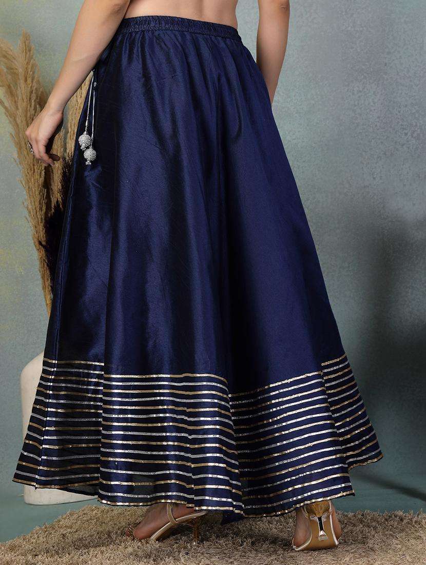 flared skirt with golden stripes - 21956988 -  Standard Image - 3