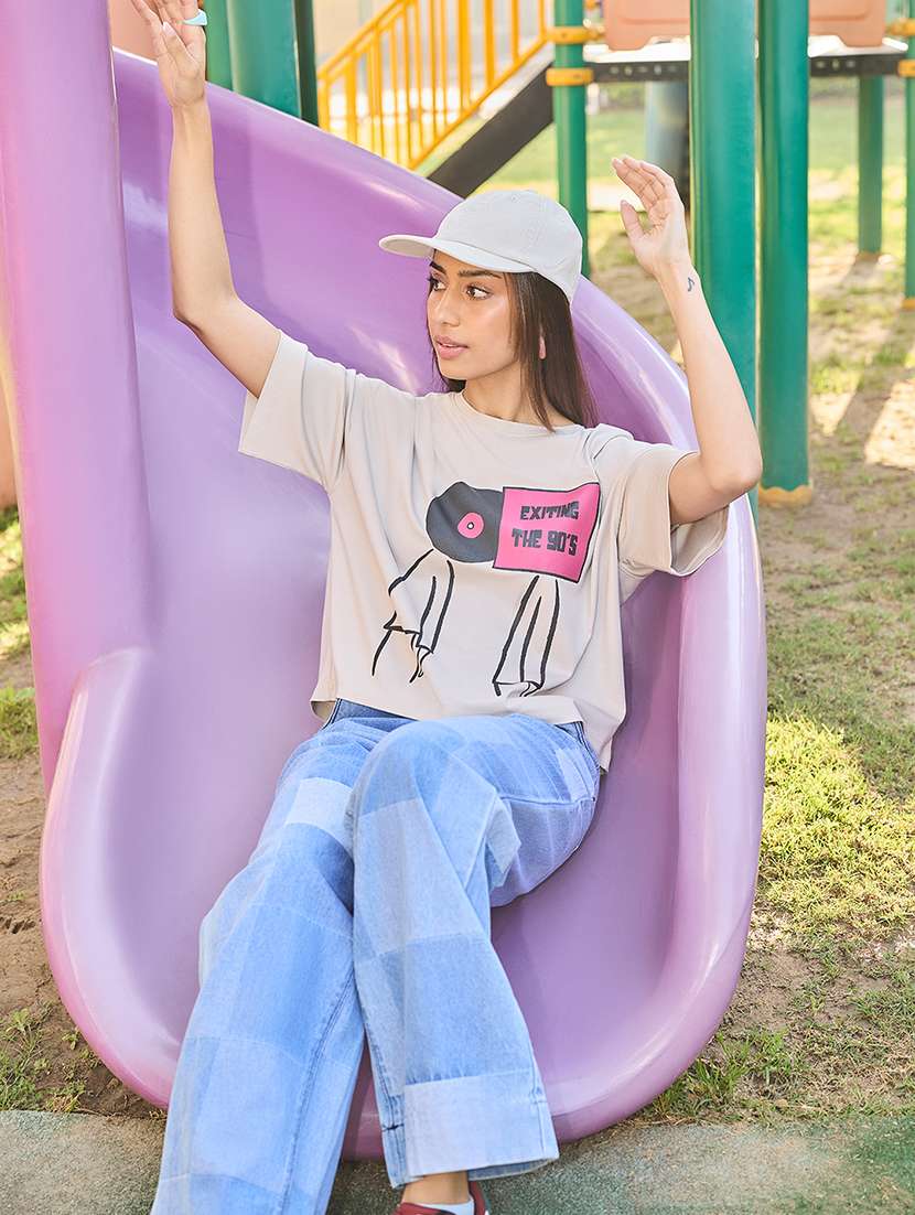 women printed short sleeve oversized t-shirt - 21957073 -  Standard Image - 5