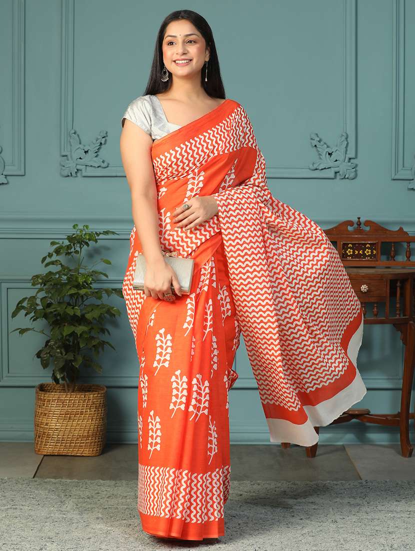 women printed casual wear saree with blouse - 21957826 - Standard Image - 3