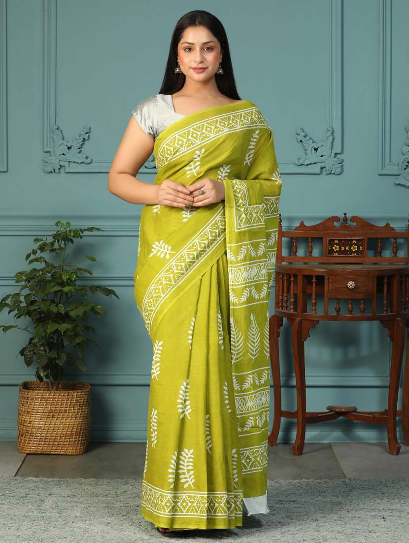 women printed casual wear saree with blouse