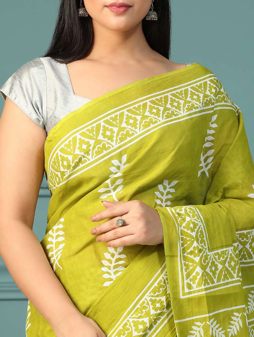 women printed casual wear saree with blouse - 21957828 - Standard Image - 5