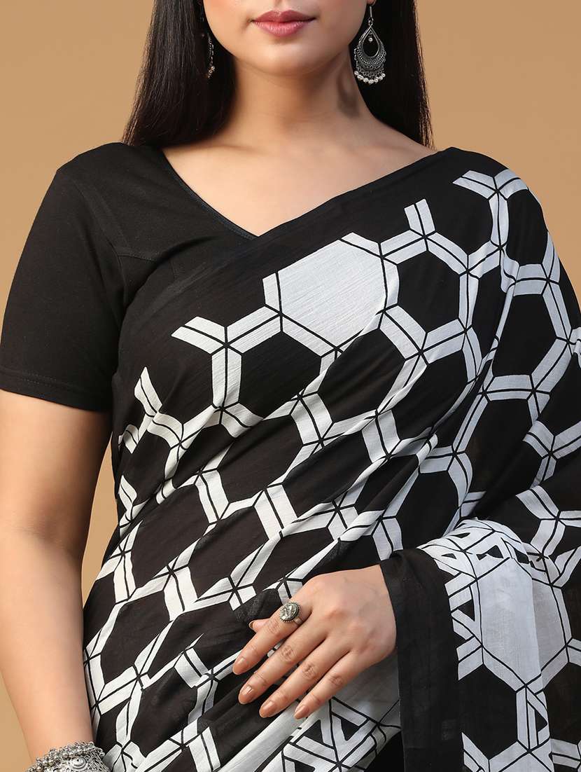 women printed casual wear saree with blouse - 21957837 - Standard Image - 5