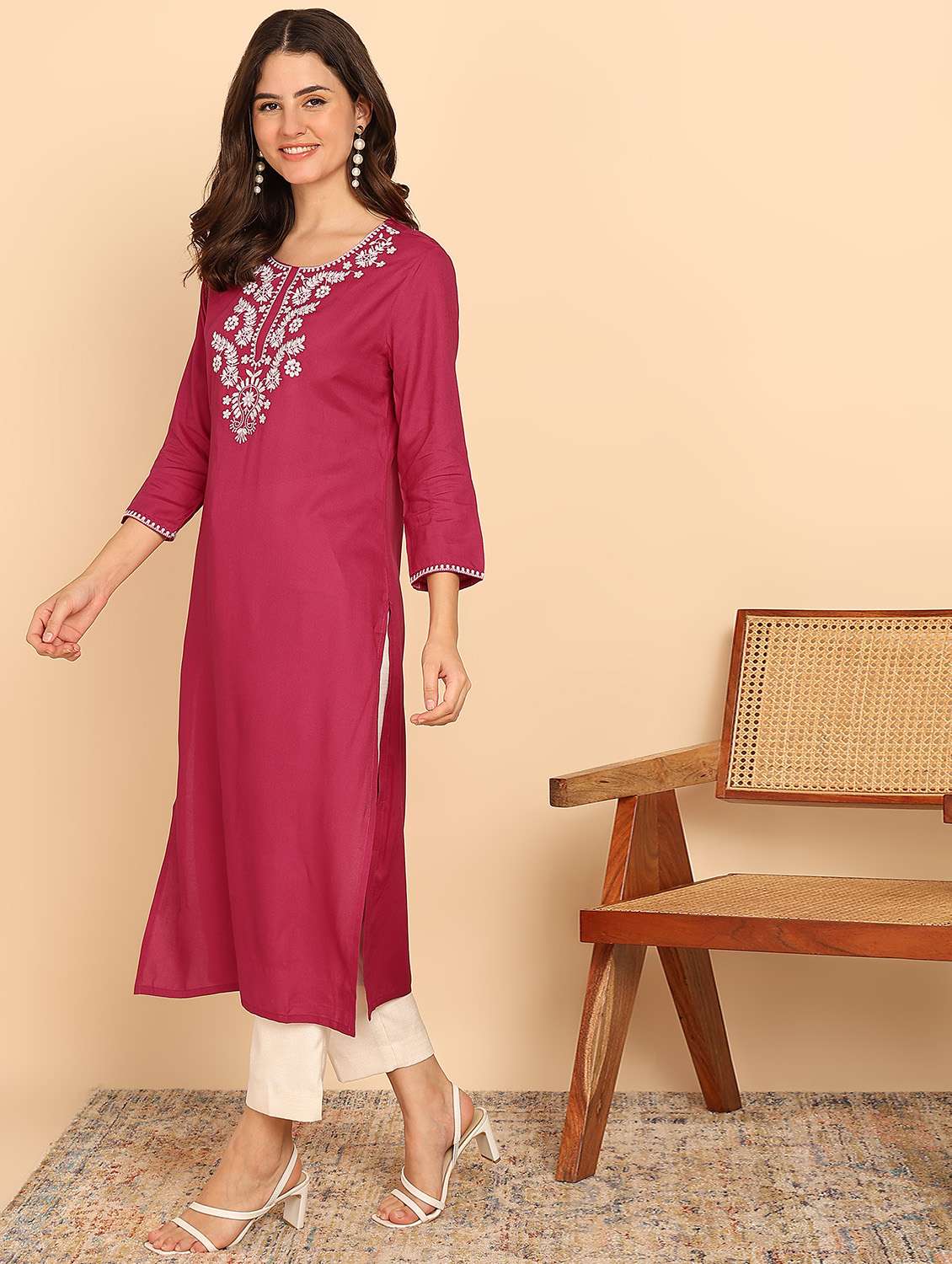 women embroidered three quarter sleeve straight kurta - 21957890 -  Standard Image - 3