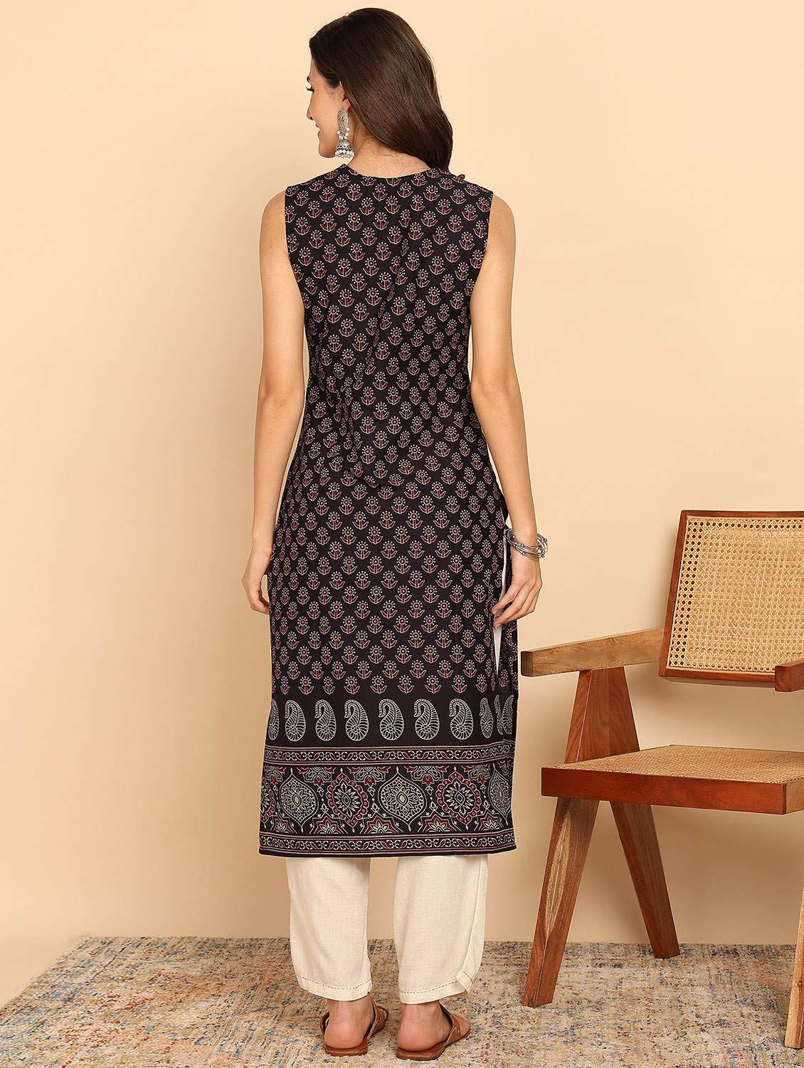 women floral printed sleeveless straight kurta - 21957892 -  Standard Image - 3
